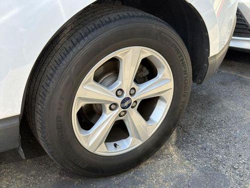 OXFORD WHITE 2018 Ford Edge SE