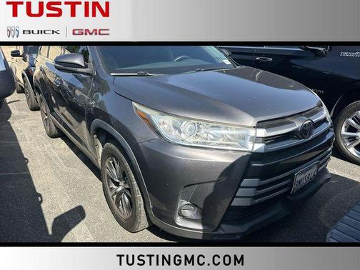 Predawn Gray Mica 2019 Toyota Highlander LE I4