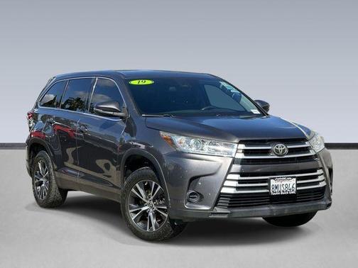 Predawn Gray Mica 2019 Toyota Highlander LE I4