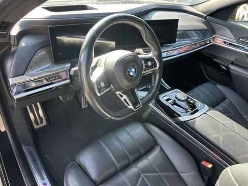 2024 BMW 740 740i