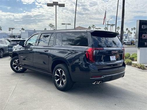 2025 GMC Yukon XL 4WD AT4
