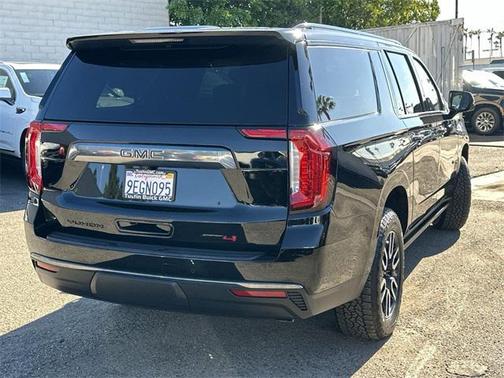 2023 GMC Yukon XL 4WD AT4