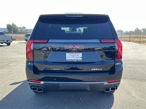 2025 GMC Yukon 4WD AT4