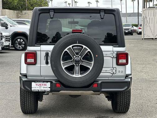 2023 Jeep Wrangler 4-Door Sahara 4x4