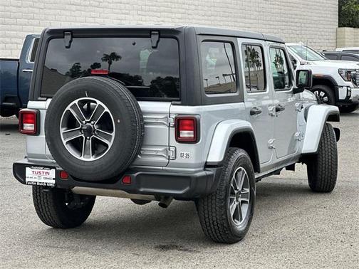 2023 Jeep Wrangler 4-Door Sahara 4x4