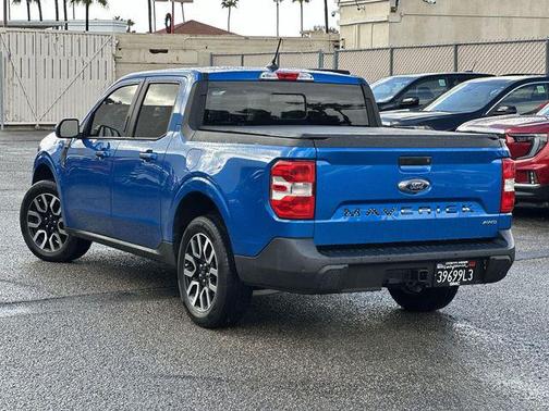 VELOCITY BLUE METALLIC 2022 Ford Maverick Lariat