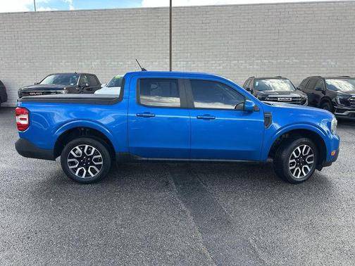 VELOCITY BLUE METALLIC 2022 Ford Maverick Lariat