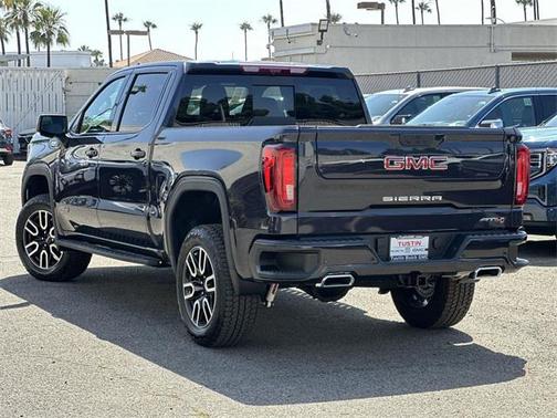 2025 GMC Sierra 1500 AT4