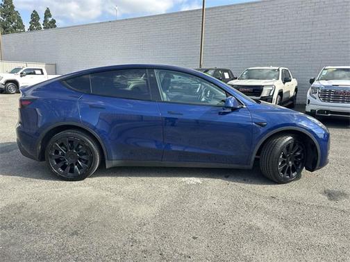 2022 Tesla Model Y Long Range Dual Motor All-Wheel Drive
