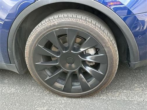 2022 Tesla Model Y Long Range Dual Motor All-Wheel Drive