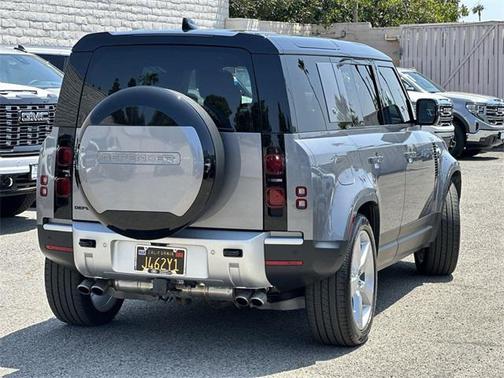 2024 Land Rover Defender 110 P500 SE