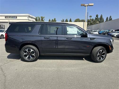 2026 GMC Yukon XL 4WD AT4