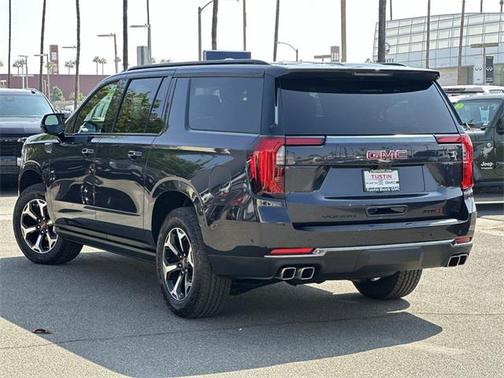 2026 GMC Yukon XL 4WD AT4