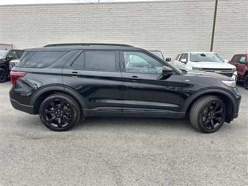 2024 Ford Explorer ST-Line