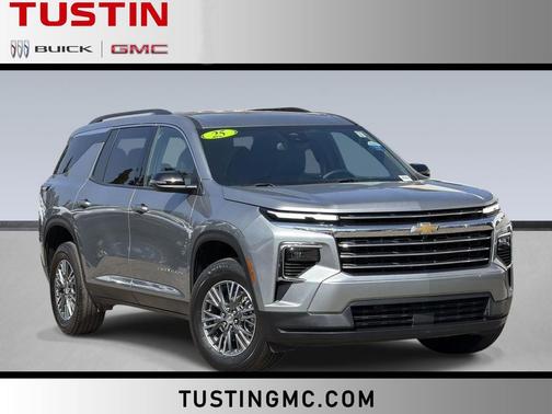 Sterling Gray Metallic 2025 Chevrolet Traverse LT