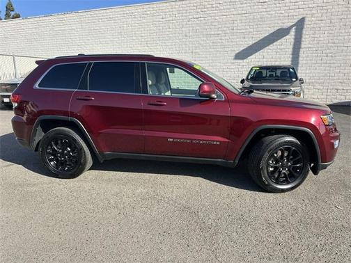 2022 Jeep Grand Cherokee Laredo
