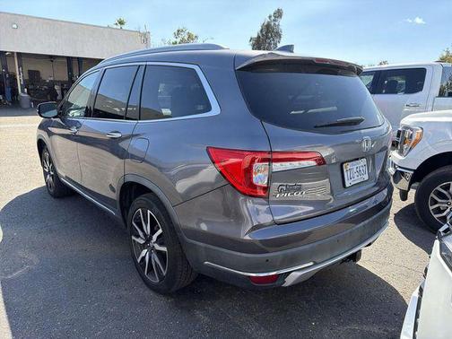Modern Steel Metallic 2020 Honda Pilot AWD Elite