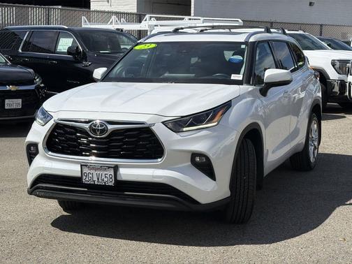 Wind Chill Pearl 2023 Toyota Highlander Limited