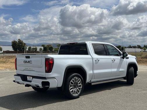 Glacier White Tricoat 2026 GMC Sierra 1500 Denali Ultimate