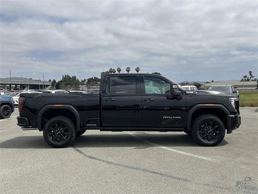 2025 GMC Sierra 2500 AT4