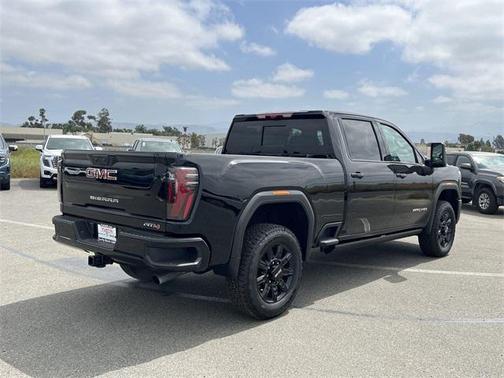 2025 GMC Sierra 2500 AT4