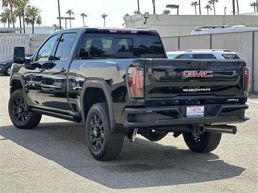 2025 GMC Sierra 2500 AT4