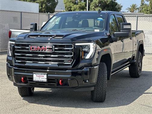 2025 GMC Sierra 2500 AT4