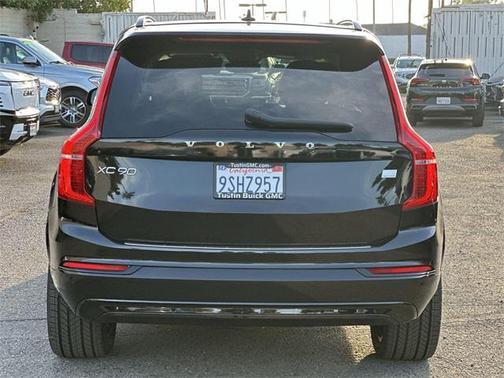 2023 Volvo XC90 Recharge Plug-In Hybrid T8 Ultimate Dark Theme 7-Seater