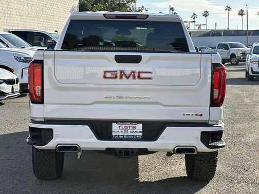 2025 GMC Sierra 1500 AT4