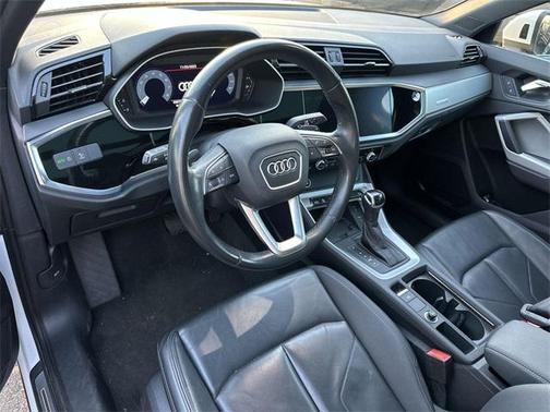 2024 Audi Q3 Premium 45 TFSI S line quattro Tiptronic