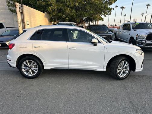 2024 Audi Q3 Premium 45 TFSI S line quattro Tiptronic