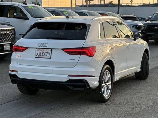 2024 Audi Q3 Premium 45 TFSI S line quattro Tiptronic