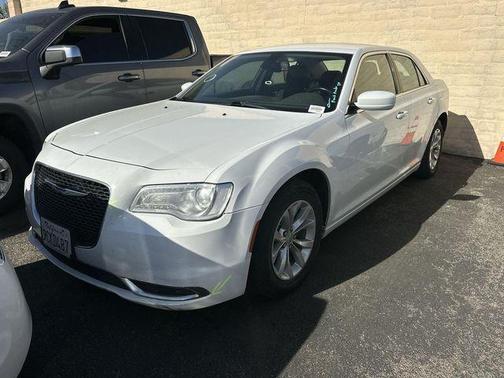 2022 Chrysler 300 Touring