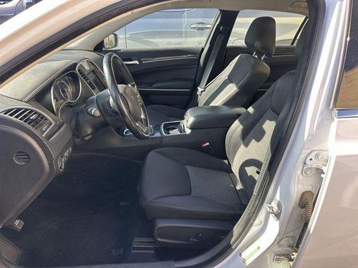 2022 Chrysler 300 Touring