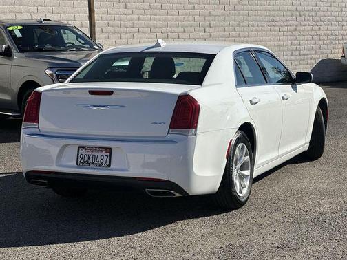 2022 Chrysler 300 Touring