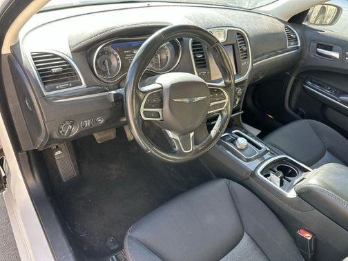 2022 Chrysler 300 Touring