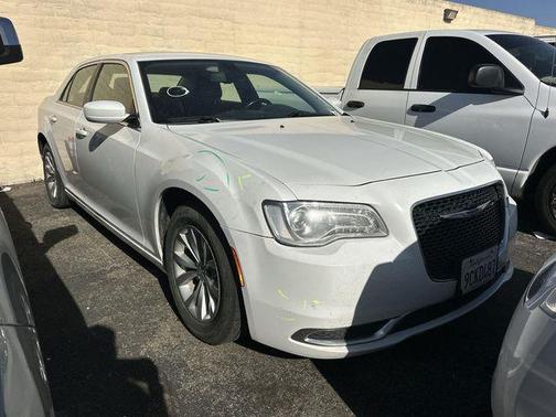 2022 Chrysler 300 Touring