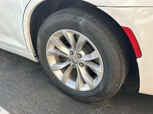 2022 Chrysler 300 Touring