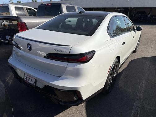 Mineral White Metallic 2025 BMW 750e i xDrive