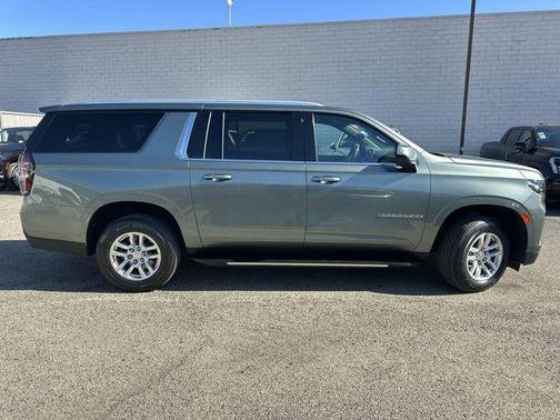2024 Chevrolet Suburban LT