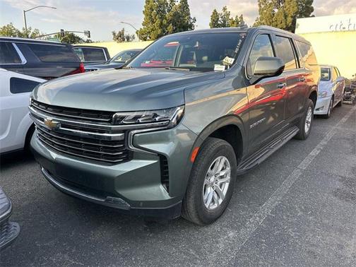 2024 Chevrolet Suburban LT