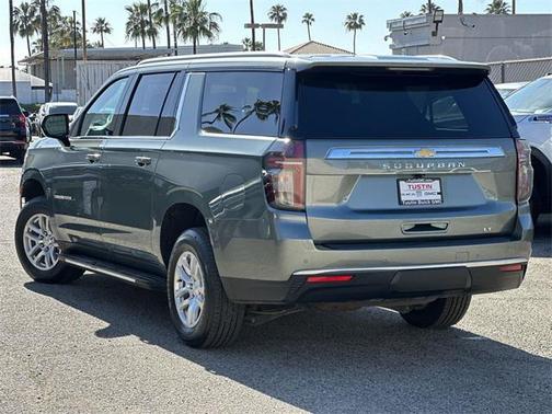 2024 Chevrolet Suburban LT