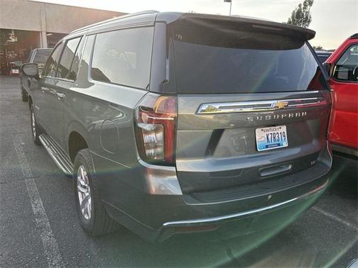 2024 Chevrolet Suburban LT