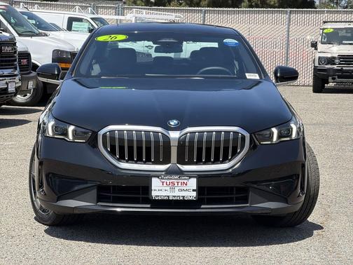 Black Sapphire Metallic 2026 BMW 530 530i
