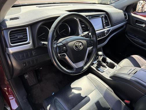 Ooh La La Rouge Mica 2016 Toyota Highlander XLE