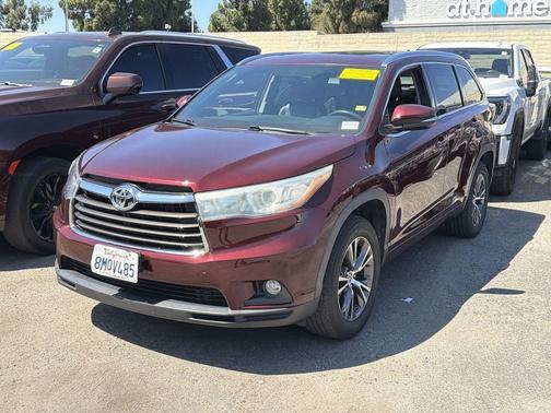 Ooh La La Rouge Mica 2016 Toyota Highlander XLE