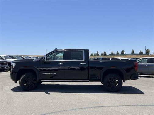 2025 GMC Sierra 2500 Denali