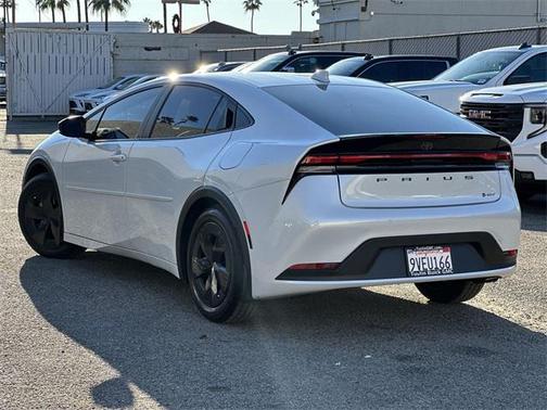 2025 Toyota Prius LE