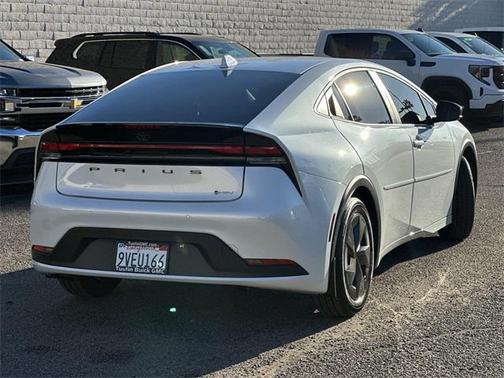 2025 Toyota Prius LE