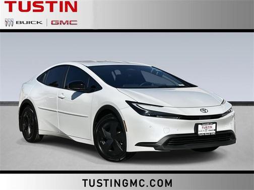 2025 Toyota Prius LE